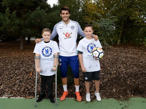 Morata trở lại tập luyện và giao lưu với người khuyết tật