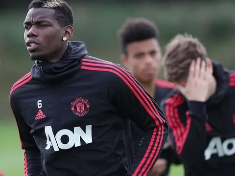 Paul Pogba gây họa khiến 25 nhân viên Man Utd phải đau đầu