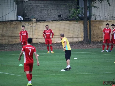 Thầy trò Park Hang-seo tập bài lạ trước trận "chung kết" bảng A gặp Malaysia