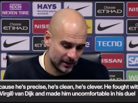 "Anh ấy chiến đấu và khiến Van Dijk khó chịu khi tranh chấp tay đôi"