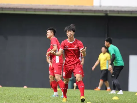 Công Phượng tươi không cần tưới trên sân tập