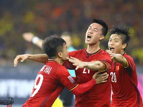 Văn Lâm đưa Việt Nam lên đỉnh Đông Nam Á sau một thập kỷ chờ đợi