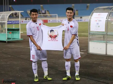 Duy Mạnh, Tiến Dũng tri ân Trọng "ỉn" sau trận hòa Triều Tiên