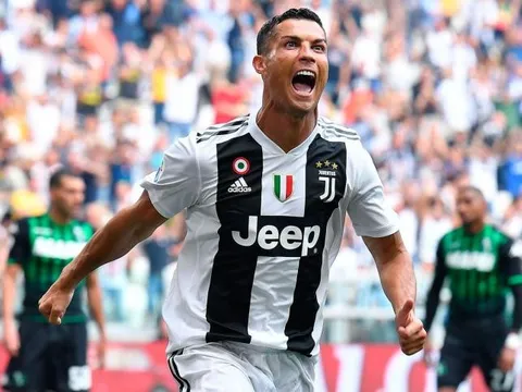 Ronaldo đến Juventus vì... giận lẫy?