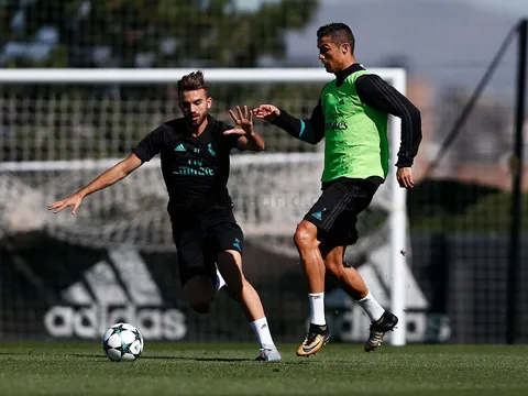 Ronaldo hừng hực khí thế trước trận khai màn Champions League