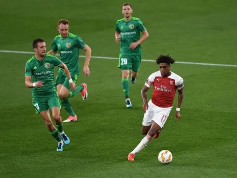 5 điểm nhấn Arsenal 4-2 Vorskla: Emery hồi sinh "tù trưởng", Lichtsteiner dạy Bellerin cách phòng ngự