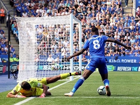 5 điểm nhấn Leicester 1-2 Liverpool: Alisson mắc “sai lầm của năm”, Klopp học Mourinho