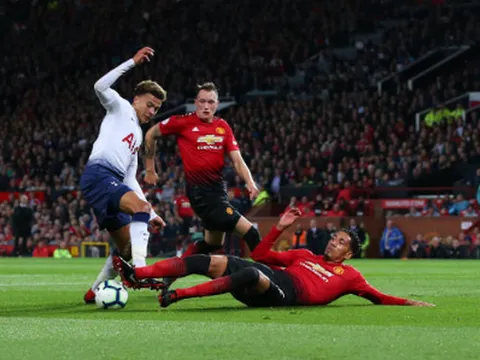 5 điểm nhấn Man United 0-3 Tottenham: Bộ tứ nghiệp dư; Mourinho đáng thương hơn đáng trách