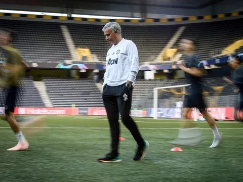 5 điều rút ra ở buổi tập của Man Utd trước Champions League: Mourinho không vui?