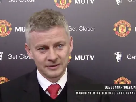 Vì sao Herrera phải dự bị cho Perreira?