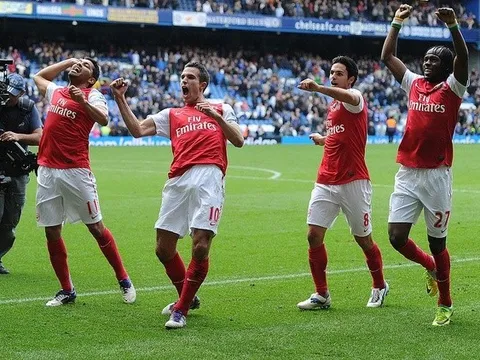 TOP 5 trận đấu kinh điển giữa Chelsea và Arsenal: 'Hattricks' để đời!