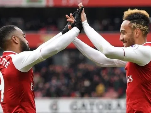Fan đòi Aubameyang và Lacazette đá cặp, Unai Emery đáp trả cứng rắn