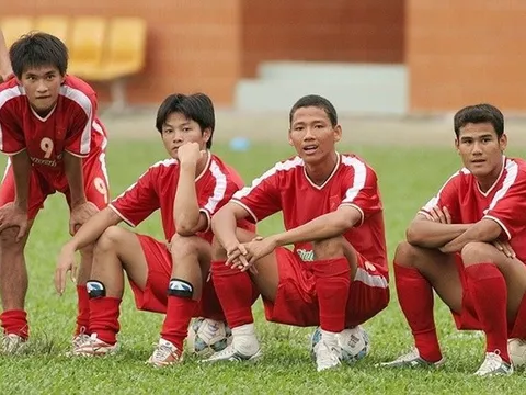 Nhìn AFF Cup lại nhớ Người hùng năm 2008