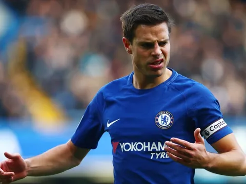 2 "con sâu đang làm rầu nồi canh" tại Chelsea