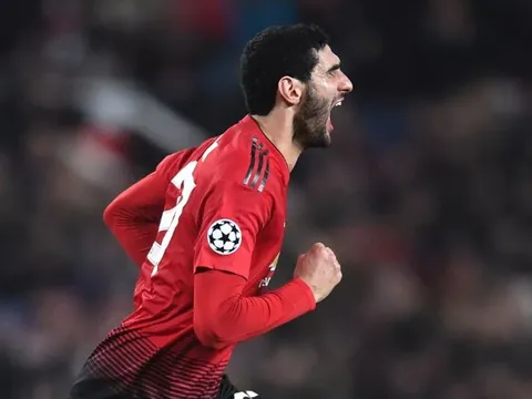 Hàng thủ tan nát, HLV Mourinho dùng đội hình cực dị đấu Arsenal