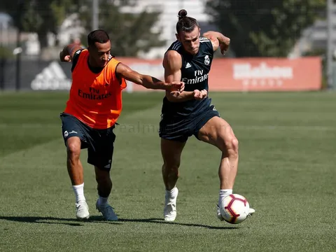 Gareth Bale khoe cơ bắp khủng trên sân tập