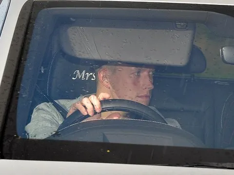 Phil Jones sẵn sàng, nhưng Mourinho nói KHÔNG