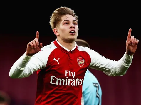 Trận Huddersfield: Hồi chuông cảnh tỉnh cho Emery và những người Arsenal mộng mơ