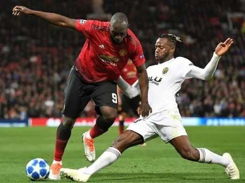 Fan MU cạn lời với 'quả tạ' Lukaku
