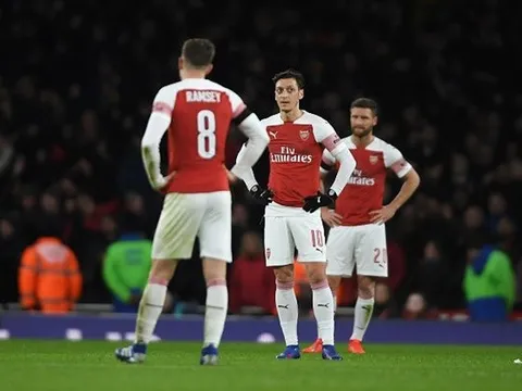 3 lí do khiến Arsenal "phơi áo" trước Man United: Hàng thủ tệ hại, bóng ma chấn thương