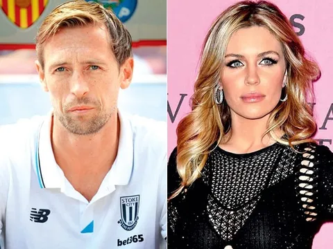 Đây, bí quyết thoát ế của Peter Crouch dành cho 'hội FA'