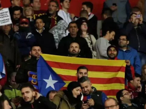 70.000 đơn 'giải phóng Catalan' sắp xuất hiện tại Nou Camp