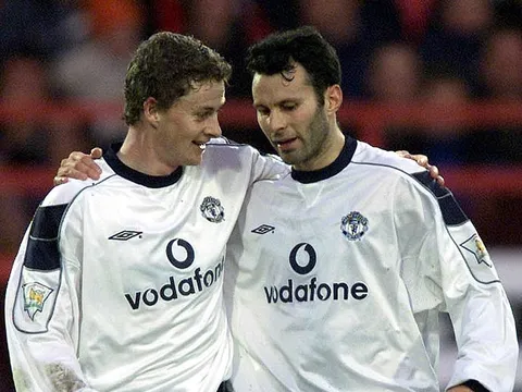 Ryan Giggs chỉ ra điều kiện Solskjaer phải làm để giữ ghế HLV M.U