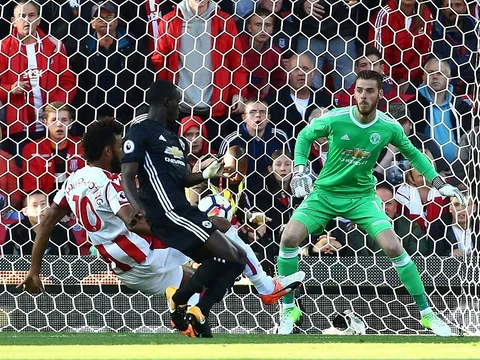 5 điểm nhấn Stoke 2-2 Man Utd: Công làm, thủ phá