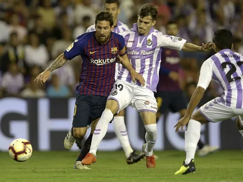 5 điểm nhấn Real Valladolid 0-1 Barca: Messi 'tàng hình' trên mặt sân 'ruộng'