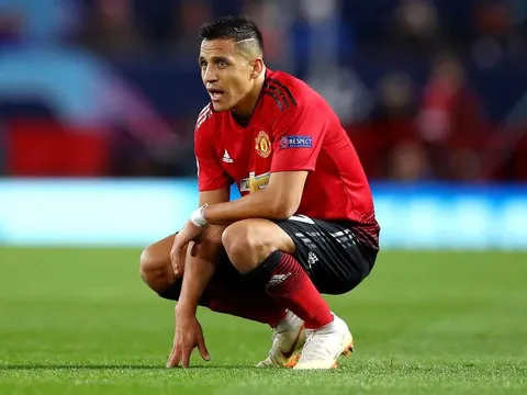 Sốc! 76 phút thi đấu, Alexis Sanchez để mất bóng nhiều hơn Cazorla trong 6 năm
