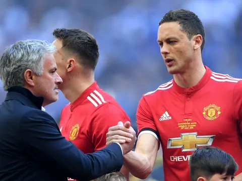 Trong khủng hoảng, Mourinho tìm ra cái tên giải cứu hàng thủ Man Utd