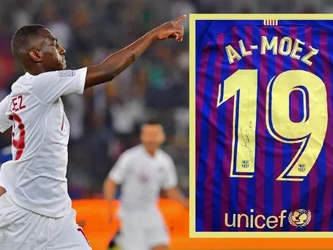 Vua phá lưới Asian Cup nhận món quà đặc biệt từ Messi