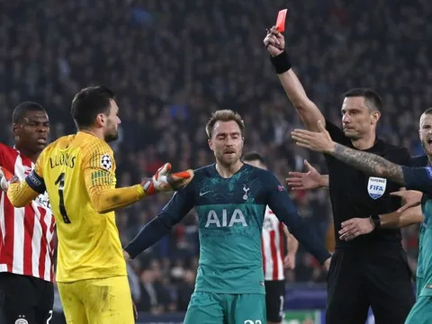 Đây, điều Hugo Lloris đã làm sau chiếc thẻ đỏ trong trận hòa PSV