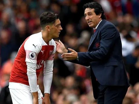 "Ozil có thể làm được nhiều hơn thế và đáng được trân trọng"