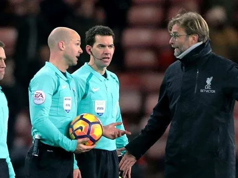 Không cam tâm thua Chelsea, Klopp đổ lỗi cho trọng tài