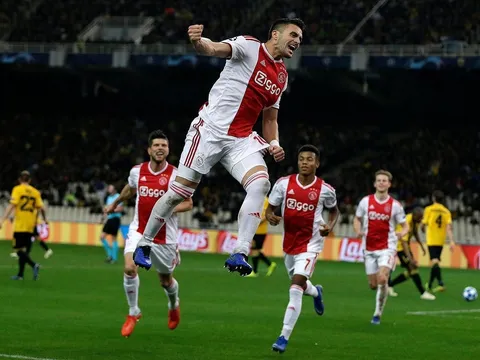 Ajax Amsterdam: Cánh chim “lạ mà không lạ”