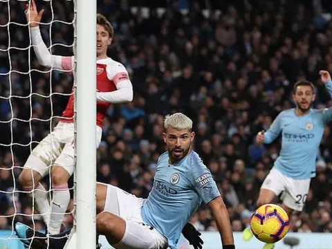 Aguero thừa nhận 'ăn gian' để thắng Arsenal