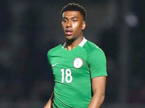 Alex Iwobi chơi đầy nỗ lực trước Zambia