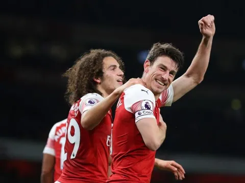 Laurent Koscielny: Người khổng lồ vác Arsenal trên vai