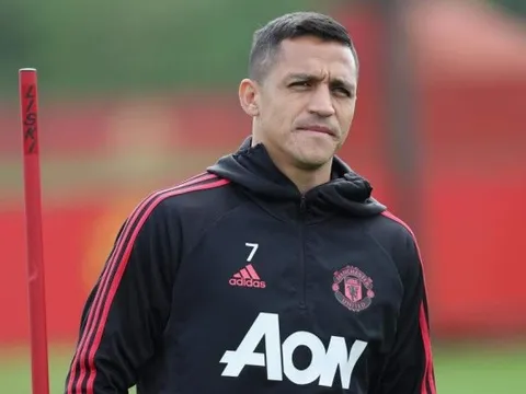 Giữa tâm bão, Sanchez tiếp tục khiến Mourinho đau đầu