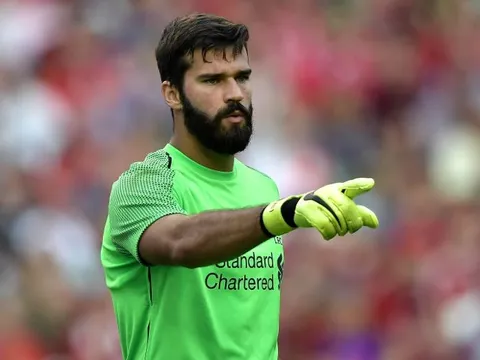 Alisson lên ngồi dự bị sau thất bại trước Man City