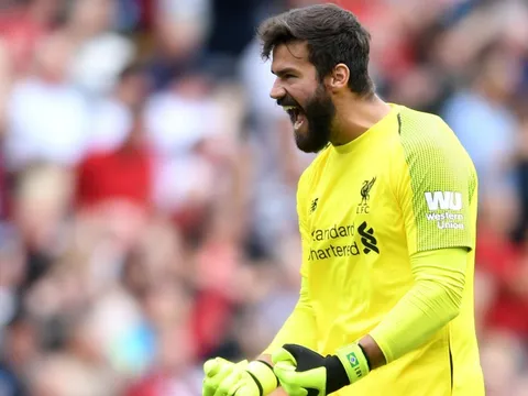 Alisson mắc sai lầm, Klopp có hành động thay đổi tất cả