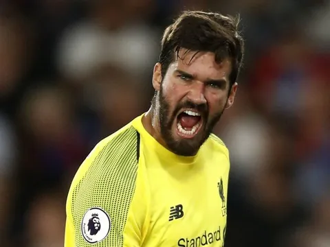 Sốc: Alisson nổi cơn thịnh nộ, công khai gọi fan Liverpool là "đồ ngốc"