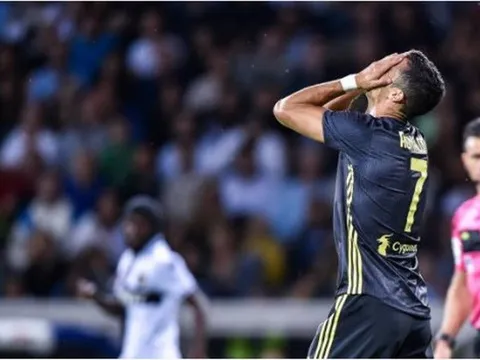 Không ghi bàn, Ronaldo vẫn được "sư phụ" bảo kê