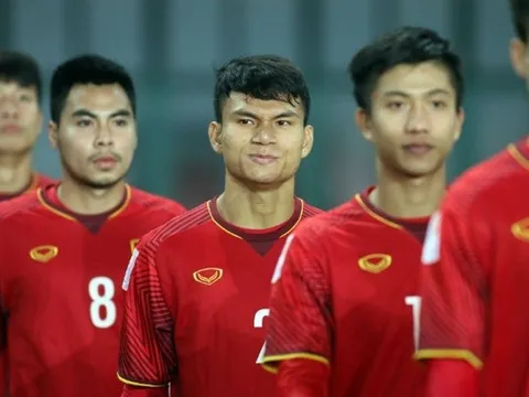 Ăn mừng Văn Đức ghi bàn, sao U23 Việt Nam suýt tái phát chấn thương