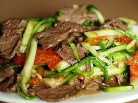 Ăn thịt bò cùng thứ này vừa ngon vừa bổ, nhiều người bỏ phí