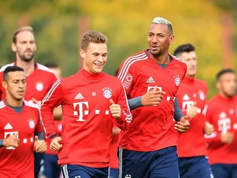 Ancelotti bị đuổi, sân tập Bayern Munich tràn ngập tiếng cười