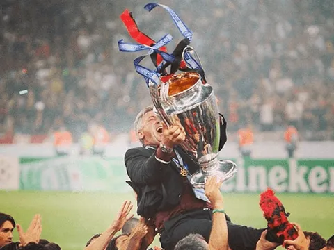Ancelotti trở lại Milan, tại sao không?