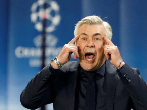 Ancelotti vừa bị sa thải, cả châu Âu náo loạn cầu cứu
