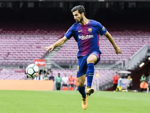 Andre Gomes chơi đầy nỗ lực trước Sporting CP